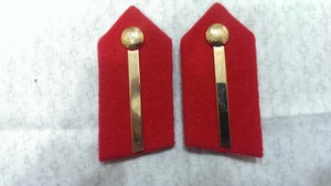 แผ่นปักตราสัญลักษณ์นายทหารคุณภาพดี ทำจากทองเหลืองสีแดง ปักด้วยดิ้นทอง  แบบสั่งทำพิเศษ สำหรับติดปกเสื้อหรือหมวก - Product Image 4