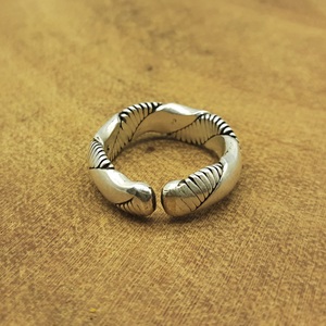 Anillo de media banda de Plata de Ley 925 sólida de diseñador, Joyería de diamantes artesanal Tribal para bodas, aniversarios, anillos finos - Product Image 4