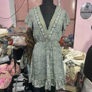 เดรสลายดอกไม้สไตล์โบฮีเมียนสำหรับผู้หญิงเหมาะสำหรับวันหยุดพักผ่อนงานปาร์ตี้และชายหาด - Product Image 2