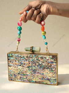 Sac à main de soirée de luxe fait main pour femmes, confectionné à partir de matériaux naturels avec un cadre en laiton de qualité supérieure pour les fêtes et les mariages - Product Image 4