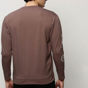 เสื้อสเวตเชิ้ตผู้ชายคุณภาพสูง ราคาโรงงาน บริการ OEM รับสกรีนโลโก้ สีพื้นเรียบ - Product Image 3