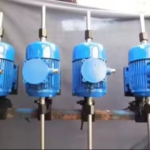 Equipo mezclador agitador automático con rangos de velocidad de 960 1400 2800 RPM Eje hueco y motor SUS304 para procesamiento químico - Product Image 1