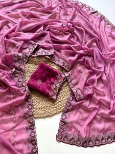 Sari en Georgette de Soie Traditionnel de Qualité Supérieure avec Broderie Multicolore et Blouse Brodée Contrastante - Product Image 3