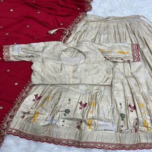 VASTRA COTTAGE Beautiful Paithani <b>Silk</b> Lehenga Choli Stitched Embroidery Sequins Cutwork Lace Blouse Chinnon <b>Silk</b> Dupatta - Product Image 6