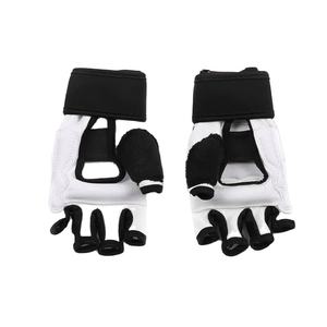 ถุงมือ MMA แบบมีมือจับทำจากหนัง PU ติดป้ายได้ตามต้องการ - Product Image 4