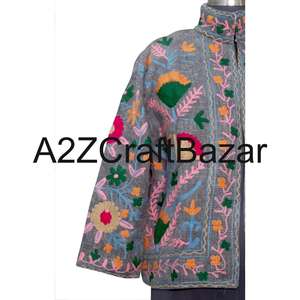 A2ZCraftBazar Nueva Chaqueta Bohemia de Invierno para Mujer, Hecha a Mano en India, Rajasthan, Bordada con Flores Suzani, de Algodón Tejido, Acolchada - Product Image 2