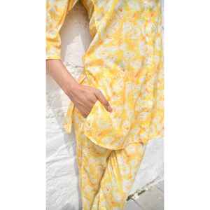 ชุดเซ็ตผ้าชีฟองลายดอกไม้สีเหลืองขาวสไตล์ลำลองสำหรับผู้หญิง ไซส์ XS เสื้อแขนสามส่วนสำหรับใส่ทุกวัน - Product Image 1
