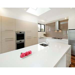 Vicostone Blanco Ónix con Acabado Mate, Duradero e Impermeable, Diseño Moderno, Losa Grande para Aplicaciones en Paredes y Cocinas - Product Image 2