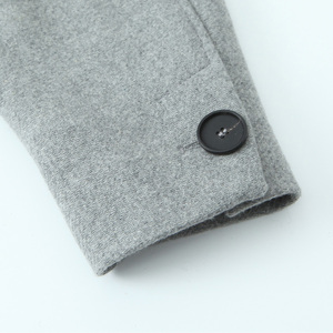 Gabardina larga de moda de color gris manga larga diseño vintage para mujer con cinturón - Product Image 4