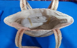 Fabriqué à la main blanc et marron 15*11 en jute sac fourre-tout élégant. - Product Image 4