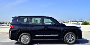 Noir 2024 pour LAND CRUISER 300 GXR SAHARA V6 4x4 d'occasion, toit ouvrant panoramique, démarrage à distance, sièges en cuir, pack technologique, conduite à gauche - Product Image 2