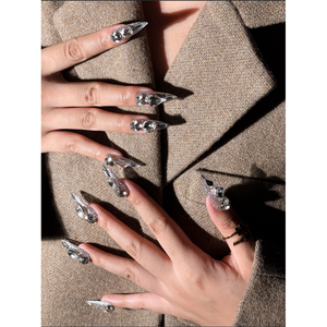 Autocollants pour ongles de luxe Diamond Reign avec accents de diamants - Product Image 4