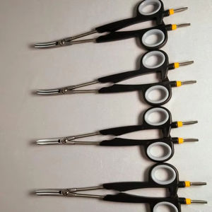 Kara Mediclust BI Clamp es un dispositivo de coagulación bipolar utilizado por los cirujanos para sellar la sangre. - Product Image 1