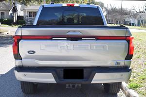 Furrd F-150 Lightning Platinum 2023, Gasolina, Bajo Kilometraje - Product Image 4