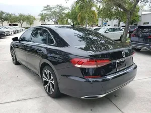 Volkswagen Passat 2022 en parfait état - Product Image 2
