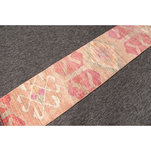 Tapis turc vintage, tapis Herki 1,6x7,9 pieds, tapis géométrique rose et vert - Product Image 3