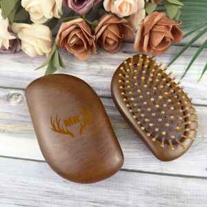 Peigne de massage en bois naturel poli de qualité supérieure, à dents larges, pour démêler les cheveux, stimuler le cuir chevelier et favoriser une croissance saine des cheveux - Product Image 1