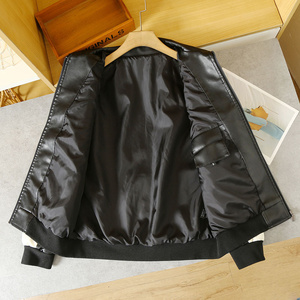 Blouson en cuir de style moto vintage automne-hiver pour homme Noir et blanc Couleur assortie Style vintage à la mode - Product Image 4