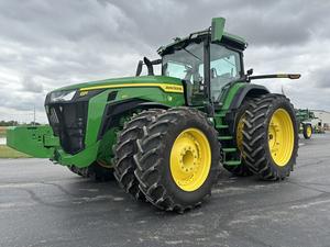 Nouveau tracteur agricole Johnn Deeree avec couple de sortie élevé adapté aux travaux agricoles lourds et au labour - Product Image 6
