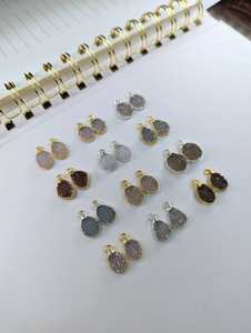 Par de colgantes Druzzy DE PLATA 925 con chapado en oro de 14 quilates | Joyas de diseñador galvanizadas para mujeres y regalos - Product Image 5