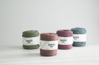 Adela (500g) Hilo de ganchillo DIY hobby Hilo de alta calidad de Corea del Sur Suave y colorido