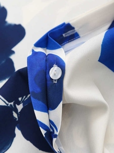 Camisa de mujer de manga larga personalizable de fábrica al por mayor con cuello vuelto ropa informal sostenible de calidad superior - Product Image 4