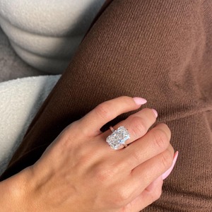 Bague de fiançailles en diamant de laboratoire taille radiant de 10,00 carats, or blanc 18 carats, bague tendance, certifiée IGI, bague de promesse, cadeau pour elle - Product Image 4
