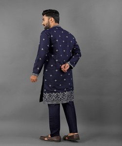 TRAVAIL DE BRODERIE EN SOIE RUSSE ATTRACTIF KURTA PAYJAMA VÊTEMENT DÉCONTRACTÉ PRIX DE GROS VÊTEMENT ETHNIQUE - Product Image 2