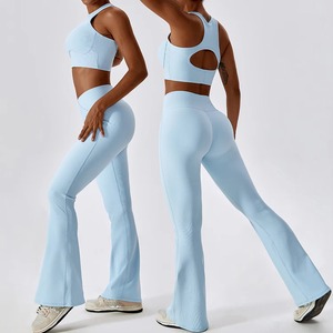 Conjunto Deportivo para Mujer con Logotipo Personalizado, Espalda Descubierta, Ajustado, de Secado Rápido, Top de Yoga y Pantalones Anchos Acampanados para Gimnasio y Entrenamiento - Product Image 2