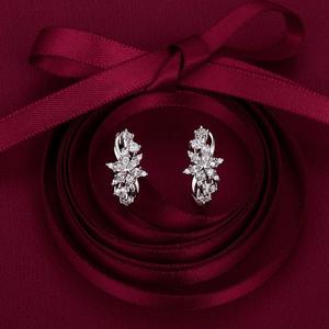 Boucles d'oreilles créoles Jeulia en forme de flocon de neige en cristal - Product Image 4