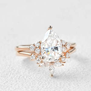 Anillo de Boda Clásico de Plata 925 para Mujer con Moissanita de Corte Marquesa y Acentos Laterales, Engaste de Garras, Ajustable y de Moda - Product Image 4