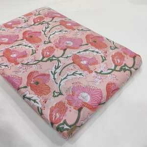 Telas de algodón estampadas a mano en estampados florales hechos a medida, ideales para usar en ropa y textiles para el hogar para reventa - Product Image 2