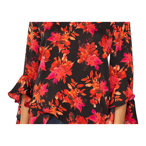 Top in chiffon nero stampato con scollo a V e orlo a strati di Vince Camuto - Product Image 3