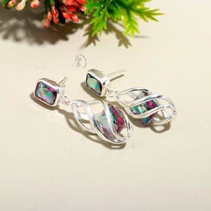 Boucles d'oreilles fines en topaze mystique avec coussin géométrique à la mode avec accessoires de tempérament élégants Boucles d'oreilles fantaisie - Product Image 2