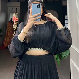 ชุดสายไฟที่สวยงามพร้อมสัมผัสการปัก - Product Image 1