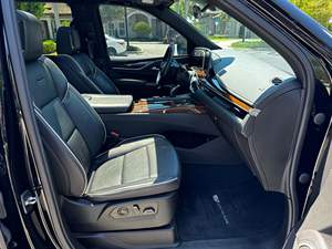 SUPER CLEAN 2021 Escalade ESV Luxe Duramax Turbodiesel Conduite à Gauche Euro V Faible Kilométrage Longue Base - Product Image 6