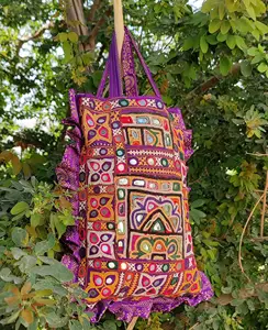带有拼布和细节饰面的购物袋，印度手工制作，镜子工作复古Banjara包
