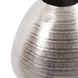 Vase à fleurs en fer de luxe, design côtier, fait à la main, vase de table pour la décoration de la maison, accent de décoration subtil - Product Image 5