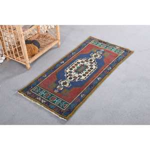 Alfombra de lana de retazos azul y rojo tradicional vintage de 1,7x3,6 pies con respaldo de látex - Product Image 3