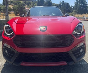 FIAT 124 SPIDER ABARTH 2017 d'occasion, conduite à gauche/droite - Product Image 1