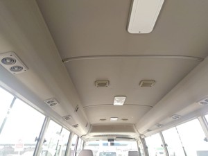 ฮีโน่ ลีสเซ่ 2 ปี 2020 เครื่องยนต์ 4.0 ลิตร ภายในหุ้มหนังสีเข้ม ขับเคลื่อนสี่ล้อ ระบบไฮบริดไฟฟ้า รถ SUV พร้อมแร็คหลังคาอะลูมิเนียมอัลลอย - Product Image 5