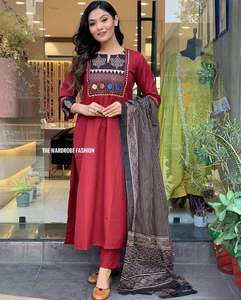 Vestido étnico indio listo Salwar Kameez en Reyon Net Fabric para bodas fiestas con diseño estampado de rayón elegante - Product Image 4