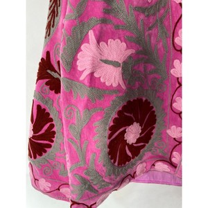 Veste d'hiver en velours Suzani brodée à la main Veste courte Suzani pour femmes Veste matelassée courte taille libre - Product Image 3