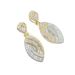 Boucles d'oreilles de créateur de fête de fiançailles en diamants naturels à la mode à la demande en or jaune 14kt à vendre d'Inde - Product Image 1