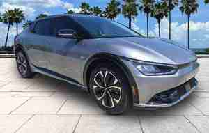 EV6 Wind RWD 2024 Usado, Volante a la Izquierda, Asientos de Cuero, Cámara Trasera, Excelente Estado, Listo para Conducir - Product Image 4