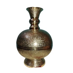 Florero de latón de alta calidad con grabado en oro acabado para decoración del hogar florero decorativo de mesa - Product Image 1