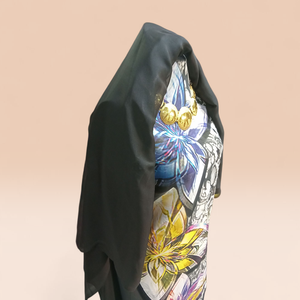 Dirac suizo alemán negro con estampado floral y chal a juego |   Vestido de Lujo para Bodas, Eid y Fiestas Somalíes - Product Image 2