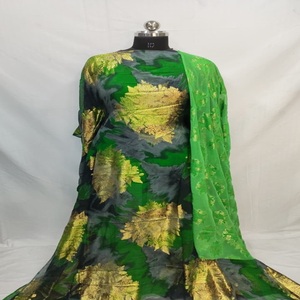 Ensemble Maqbal Dirac original, respirant, brodé, embossé, floral, parfumé, violet - Product Image 1