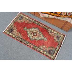 Tapis vintage 1,7 x 3,1 pieds, tapis turc, tapis oriental rouge en laine - Product Image 4
