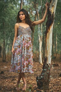 Vestido con estampado floral indio hecho a mano 100% algodón Elegante ropa de verano corta para novia personalizada para regalos de luna de miel de boda - Product Image 3